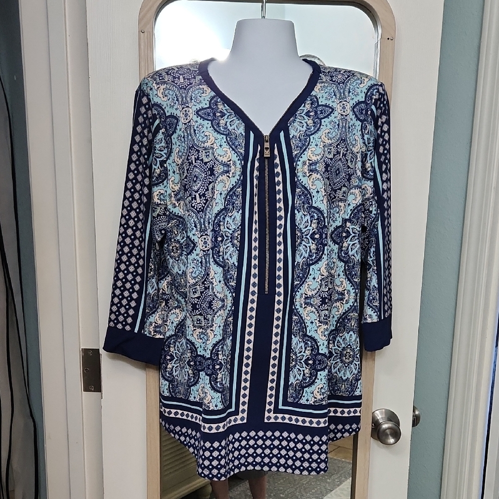Navy and White Patterned Women's Top